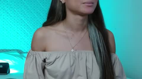 Snapshot of hantonella chatting on 06/18/26, 02:54 Anto online show from 06/18/26, 02:54