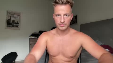 Snapshot of hanzlagerfelt chatting on 09/11/25, 09:04 hanzlagerfelt online show from 09/11/25, 09:04