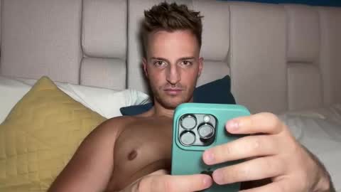 Snapshot of hanzlagerfelt chatting on 11/05/25, 11:05 hanzlagerfelt online show from 11/05/25, 11:05