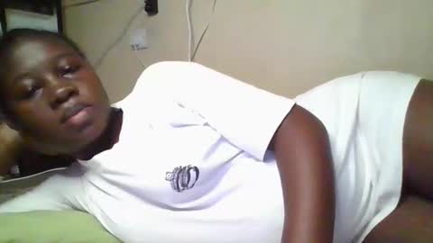 happy_dimple online show from 10/29/25, 12:07