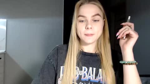 happy_fox_ online show from 12/27/24, 09:43