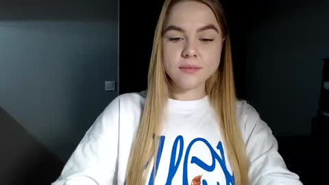 happy_fox_ online show from 02/05/25, 11:50