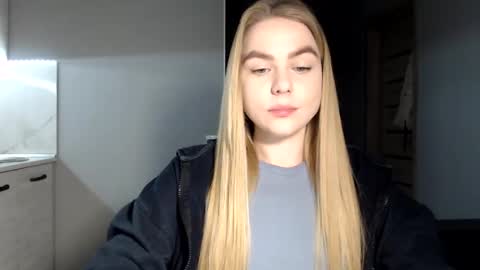 happy_fox_ online show from 03/11/25, 09:48