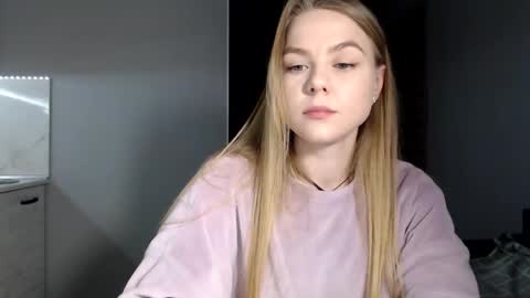 happy_fox_ online show from 02/20/26, 08:09