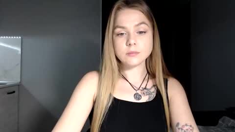 happy_fox_ online show from 03/03/26, 08:15