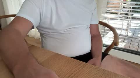 Snapshot of happybugger chatting on 07/12/26, 01:46 Cum for you online show from 07/12/26, 01:46