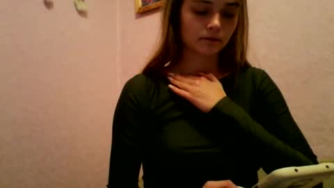 happyemily  online show from 11/11/25, 07:25