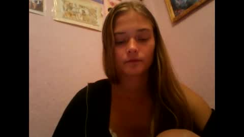 HappyEmily online show from 09/29/25, 06:24