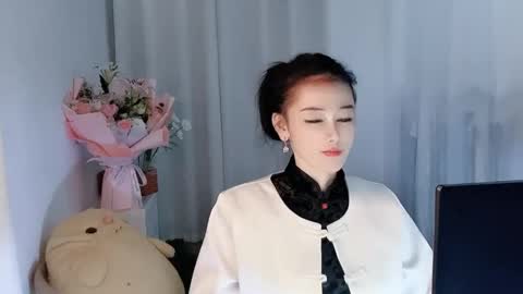 Snapshot of happyflower802318 chatting on 04/25/26, 02:25 Daisy online show from 04/25/26, 02:25