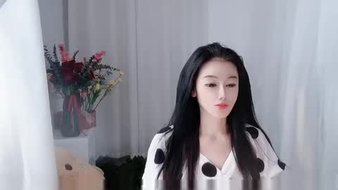 Snapshot of happyflower802318 chatting on 05/13/26, 12:41 Daisy online show from 05/13/26, 12:41