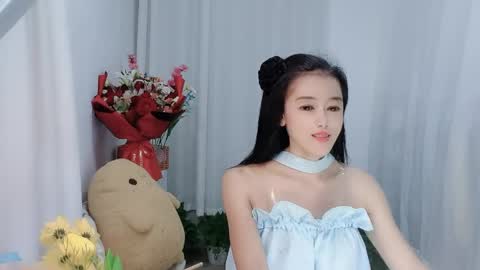 Snapshot of happyflower802318 chatting on 05/22/26, 02:55 Daisy online show from 05/22/26, 02:55