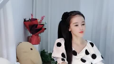 Snapshot of happyflower802318 chatting on 05/31/26, 02:35 Daisy online show from 05/31/26, 02:35