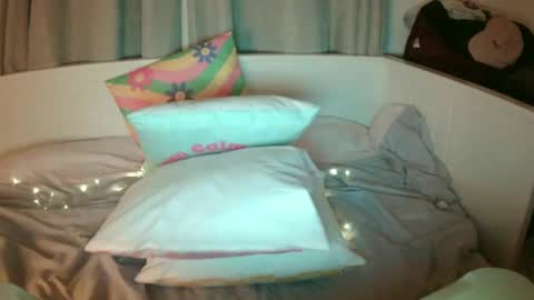 Snapshot of happyhappy2306 chatting on 12/19/24, 11:25 L online show from 12/19/24, 11:25