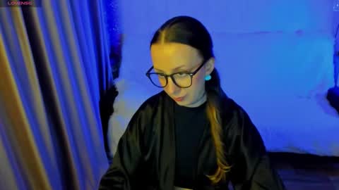 Stephanie online show from 11/28/25, 05:26