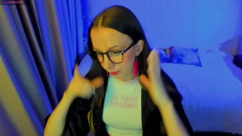 Stephanie online show from 11/30/25, 10:25