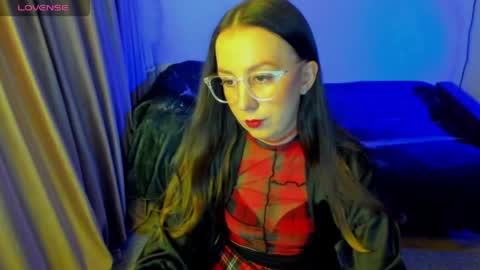 Stephanie online show from 05/25/26, 07:09