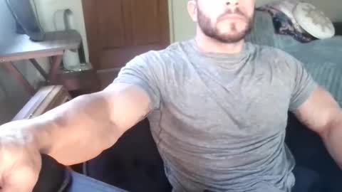 Snapshot of happytoesgonzonose chatting on 11/13/25, 01:04 Leila online show from 11/13/25, 01:04