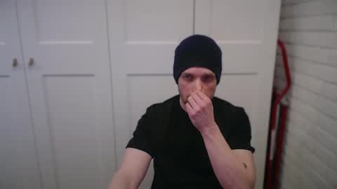 Snapshot of happyvelvetpaw chatting on 04/14/26, 03:29 happyvelvetpaw online show from 04/14/26, 03:29