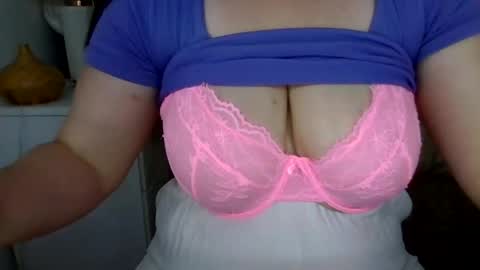 Snapshot of hard_and_chaotic830536 chatting on 07/05/26, 05:42 hard_and_chaotic830536 online show from 07/05/26, 05:42