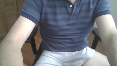Snapshot of hard_cock_dude chatting on 10/24/25, 05:09 Hard cock dude online show from 10/24/25, 05:09