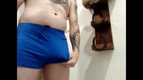 Snapshot of hard_insomnia chatting on 03/07/25, 04:00 HornyHubby online show from 03/07/25, 04:00