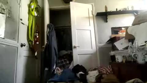 Snapshot of hardalt chatting on 10/25/25, 08:36 hardalt online show from 10/25/25, 08:36