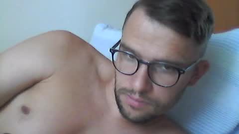 Snapshot of hardboylovemilfmoom chatting on 07/11/26, 04:53 hardboylovemilfmoom online show from 07/11/26, 04:53