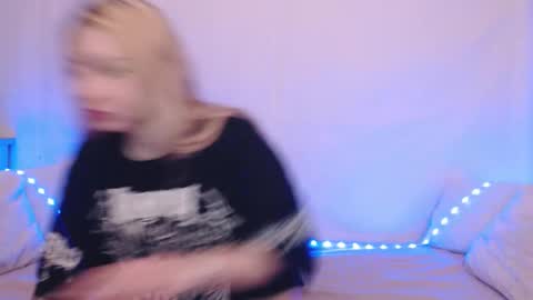 Snapshot of hardcore_x chatting on 09/25/25, 10:13 Emily online show from 09/25/25, 10:13