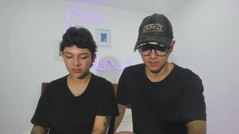 kade and demi independent models online show from 04/18/26, 06:56