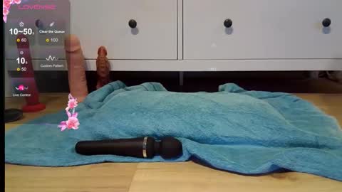 Snapshot of harddom95 chatting on 09/19/25, 07:32 hardom online show from 09/19/25, 07:32