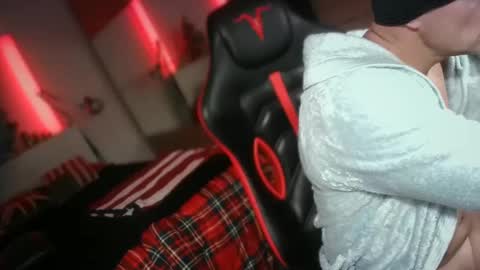 Snapshot of hardmattsteel chatting on 12/23/24, 01:29 MATTSTEEL - ITALIAN STALLION online show from 12/23/24, 01:29