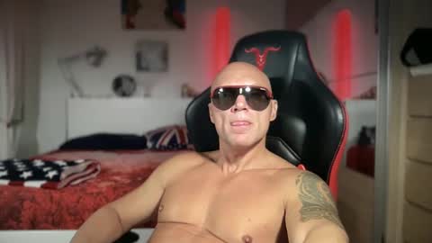 Snapshot of hardmattsteel chatting on 09/25/25, 01:09 MATTSTEEL - ITALIAN STALLION online show from 09/25/25, 01:09