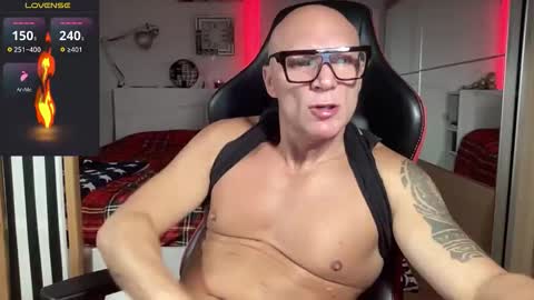 Snapshot of hardmattsteel chatting on 10/10/25, 08:57 MATTSTEEL - ITALIAN STALLION online show from 10/10/25, 08:57