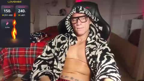 Snapshot of hardmattsteel chatting on 10/17/25, 10:18 MATTSTEEL - ITALIAN STALLION online show from 10/17/25, 10:18