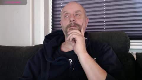 MrLazy online show from 11/30/25, 01:15