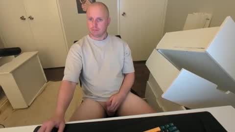 Stand Lee online show from 02/12/26, 08:26