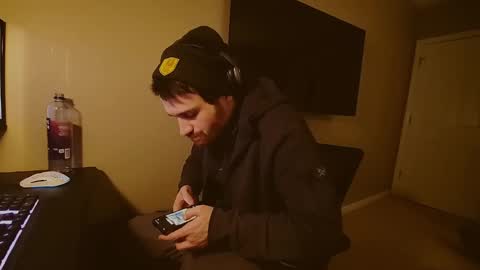 Snapshot of hardswtch chatting on 12/19/24, 12:34 Tom online show from 12/19/24, 12:34