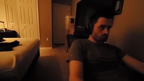 Snapshot of hardswtch chatting on 09/28/25, 12:16 Tom online show from 09/28/25, 12:16