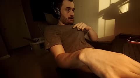 Snapshot of hardswtch chatting on 09/29/25, 11:48 Tom online show from 09/29/25, 11:48