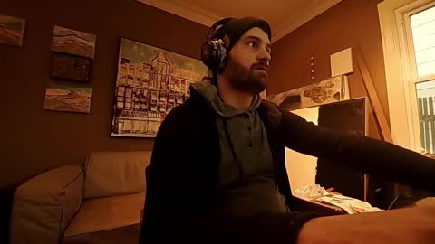 Snapshot of hardswtch chatting on 11/21/25, 09:35 Tom online show from 11/21/25, 09:35