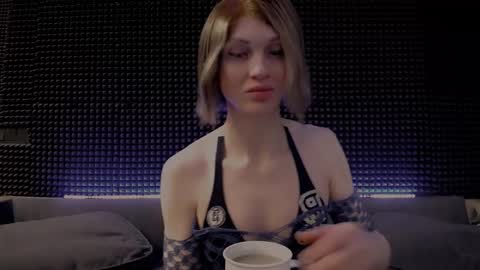 Miss Hardy online show from 03/22/26, 03:32