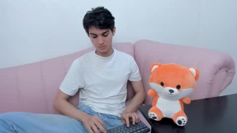 Snapshot of haritz_ chatting on 01/13/26, 11:21 haritz online show from 01/13/26, 11:21