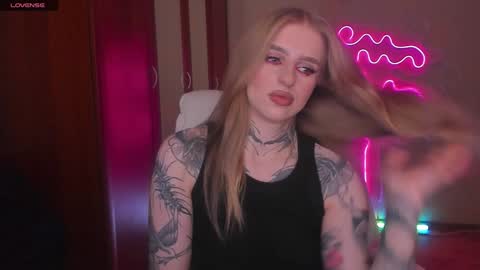 Julia online show from 12/07/24, 05:59