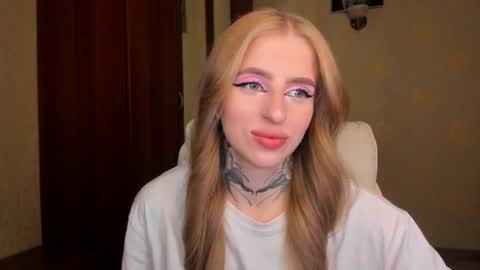 Julia online show from 09/26/25, 05:44