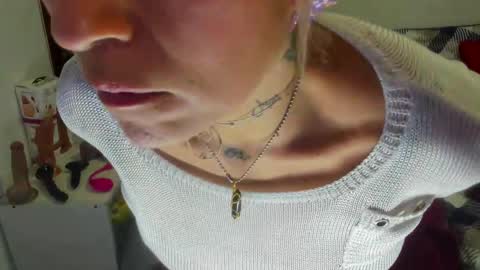 Snapshot of harly_queen77 chatting on 02/15/25, 01:05 Harly online show from 02/15/25, 01:05