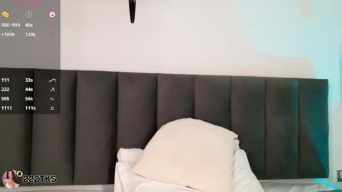 Snapshot of harmonybabe_ chatting on 04/21/26, 01:42 Harmony online show from 04/21/26, 01:42