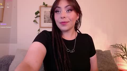 Snapshot of harmonyy01 chatting on 03/03/25, 01:31 Harmony Please help me to reach 100 thumbs up online show from 03/03/25, 01:31