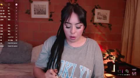 Snapshot of harmonyy01 chatting on 05/11/26, 01:22 Harmony Please help me to reach 100 thumbs up online show from 05/11/26, 01:22