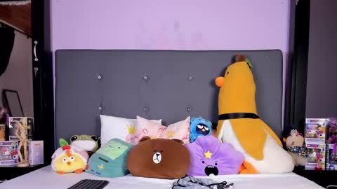 Snapshot of harmonyy_hill chatting on 12/11/24, 12:33 Harmony Hill online show from 12/11/24, 12:33