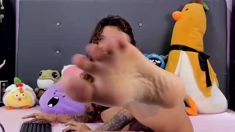 Snapshot of harmonyy_hill chatting on 03/08/25, 12:44 Harmony Hill online show from 03/08/25, 12:44